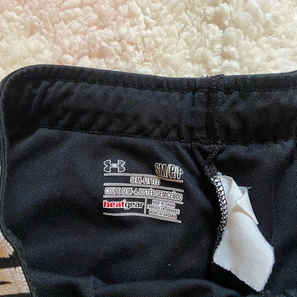 Under armor womens running shorts size small - Picture 2 of 2